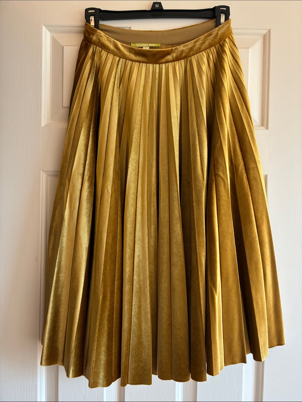 NWOT Gianni Bini Gold Velvet Pleated Midi Skirt Size XS